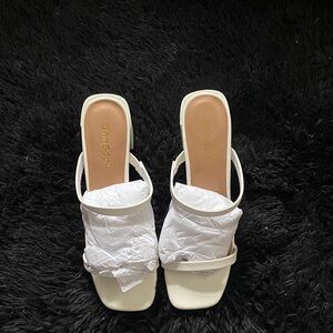 BAMBOO Women's Cream Heeled Sandals